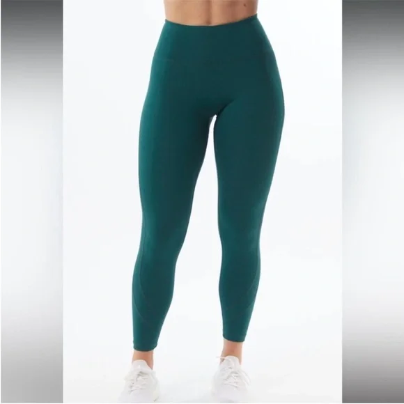 Alphalete pulse leggings - Picture 2 of 5